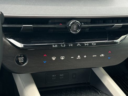Used 2025 Nissan Murano SV AWD/4WD image 19