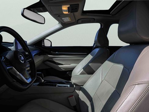 Used 2019 Nissan Altima 2.5 Platinum AWD/4WD image 9