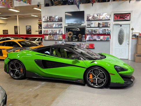 Used 2020 McLaren 600LT Spider RWD image 40