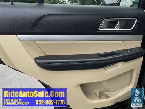 Used 2017 Ford Explorer XLT w/ Equipment Group 201A AWD/4WD image 11