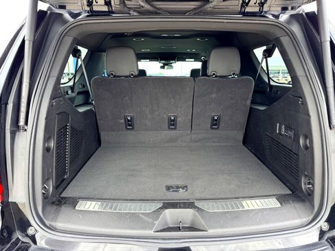 Used 2025 GMC Yukon XL Denali image 8