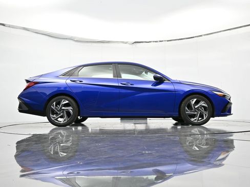 Used 2024 Hyundai Elantra Limited image 49