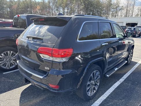 Used 2017 Jeep Grand Cherokee Overland w/ Jeep Active Safety Group image 20