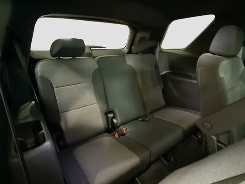Used 2023 Chevrolet Traverse LT image 27