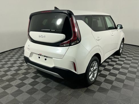 Certified 2025 Kia Soul LX image 2