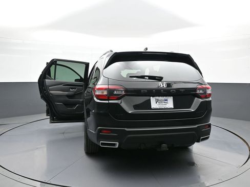 Certified 2023 Honda Pilot Sport image 46