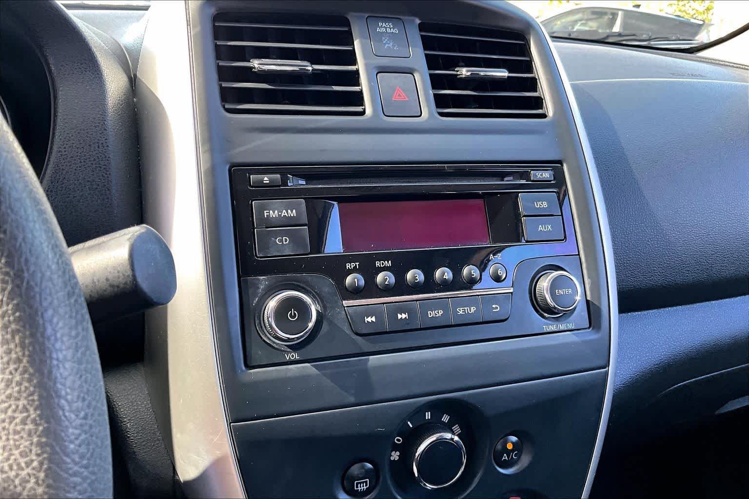 Used 2016 Nissan Versa SV FWD image 27
