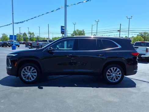 Used 2025 Buick Enclave Preferred FWD image 22