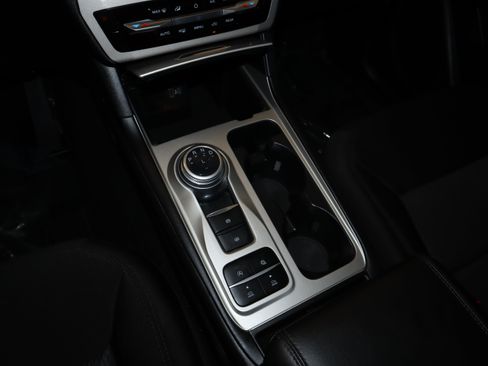 Certified 2023 Ford Explorer XLT RWD image 30