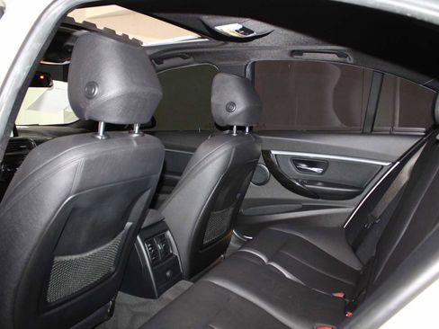 Used 2018 BMW 330e w/ M Sport Package image 17