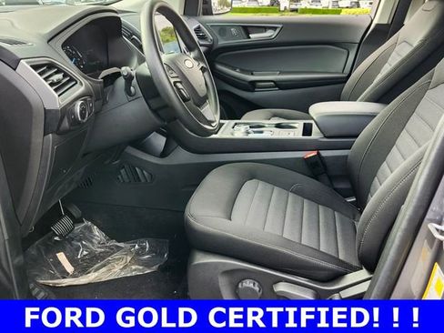 Used 2024 Ford Edge SE w/ Black Appearance Package image 9
