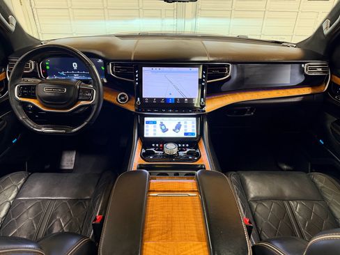 Used 2022 Jeep Grand Wagoneer Series III w/ Rear Seat Video Group 1 image 28