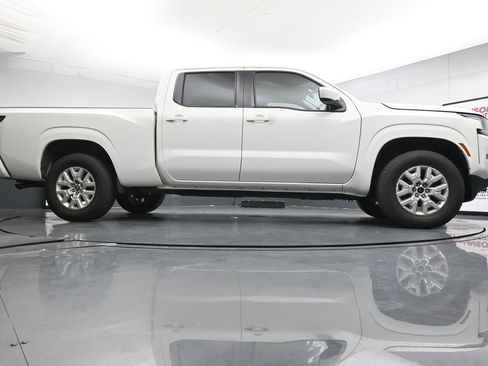 Used 2022 Nissan Frontier SV w/ Technology Package AWD/4WD image 24