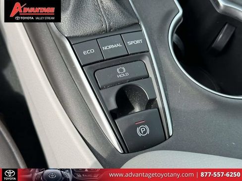Certified 2022 Toyota Camry LE AWD/4WD image 37
