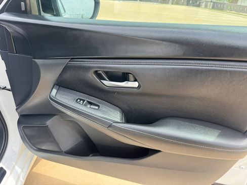 Used 2024 Nissan Sentra SV w/ Lighting Package FWD image 33