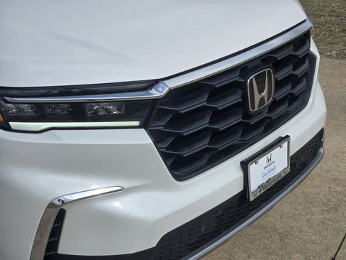 Used 2025 Honda Pilot EX-L image 12