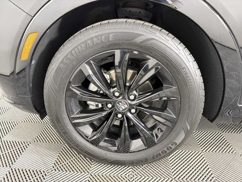 Used 2024 Buick Envista Sport Touring w/ Convenience I Package FWD image 9