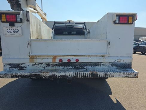 Used 2011 RAM 4500 4x4 Crew Cab w/ ST Decor Group image 6