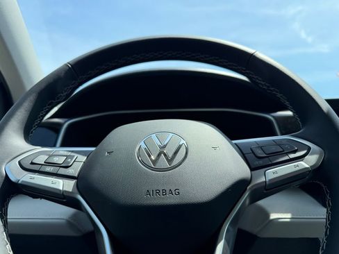 New 2026 Volkswagen Taos SE AWD/4WD image 40