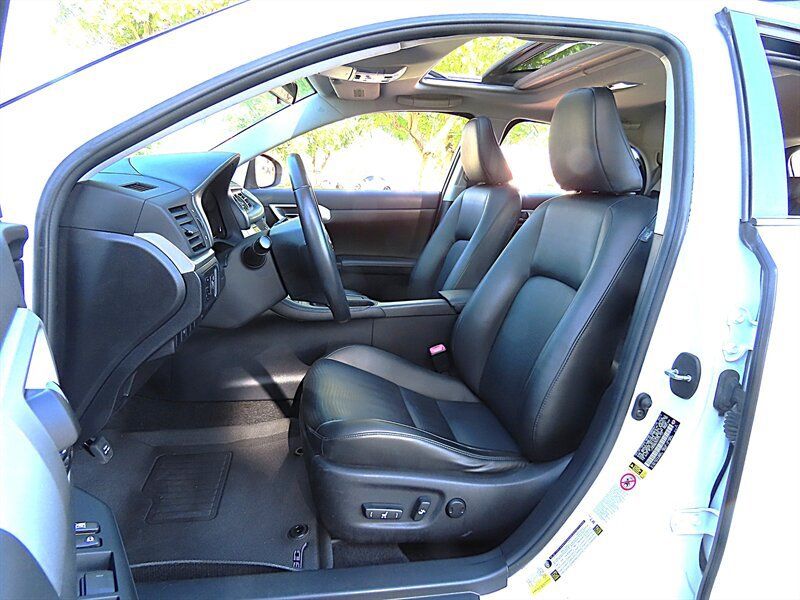Used 2012 Lexus CT 200h Premium FWD image 10