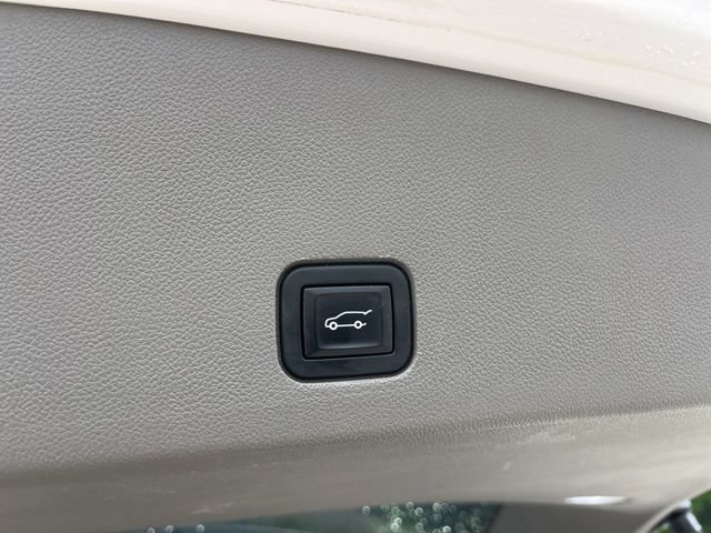 Used 2023 Cadillac XT6 Premium Luxury w/ Technology Package AWD/4WD image 5