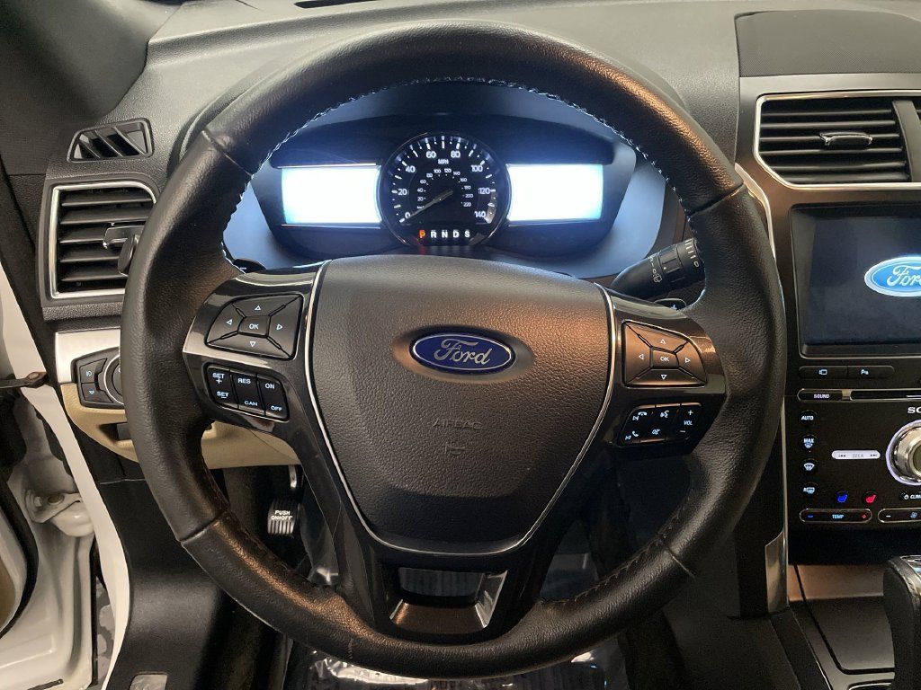 Used 2017 Ford Explorer Limited AWD/4WD image 5