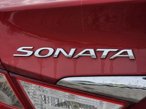 Used 2012 Hyundai Sonata GLS image 11