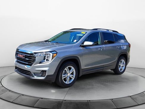 Used 2023 GMC Terrain SLE w/ Driver Convenience Package FWD image 3