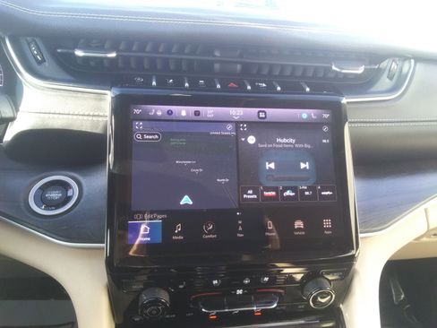 Used 2022 Jeep Grand Cherokee Limited w/ Luxury Tech Group II image 22