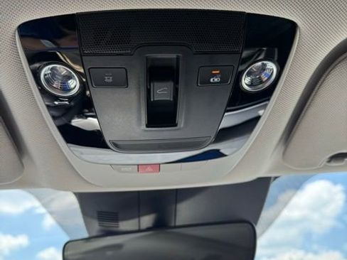 Used 2024 Kia Sorento S w/ Panoramic Sunroof Package FWD image 10