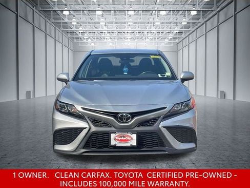 Used 2021 Toyota Camry SE w/ Carpet Mat Package (TMS) AWD/4WD image 2