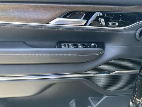 Certified 2025 Jeep Grand Wagoneer 4WD image 23