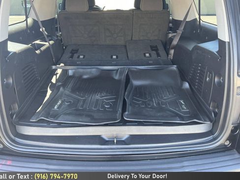 Used 2017 Chevrolet Suburban LS w/ Enhanced Driver Alert Package RWD image 12