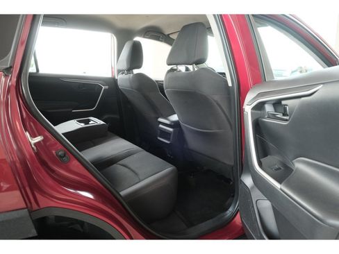 Used 2021 Toyota RAV4 LE AWD/4WD image 29