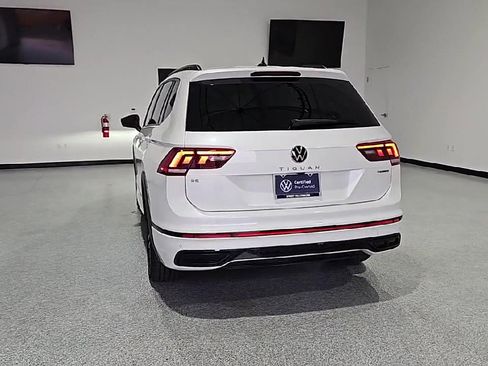 Certified 2022 Volkswagen Tiguan SE R-Line AWD/4WD image 7