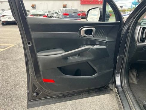 Certified 2025 Kia Sorento S w/ Panoramic Sunroof Package AWD/4WD image 17