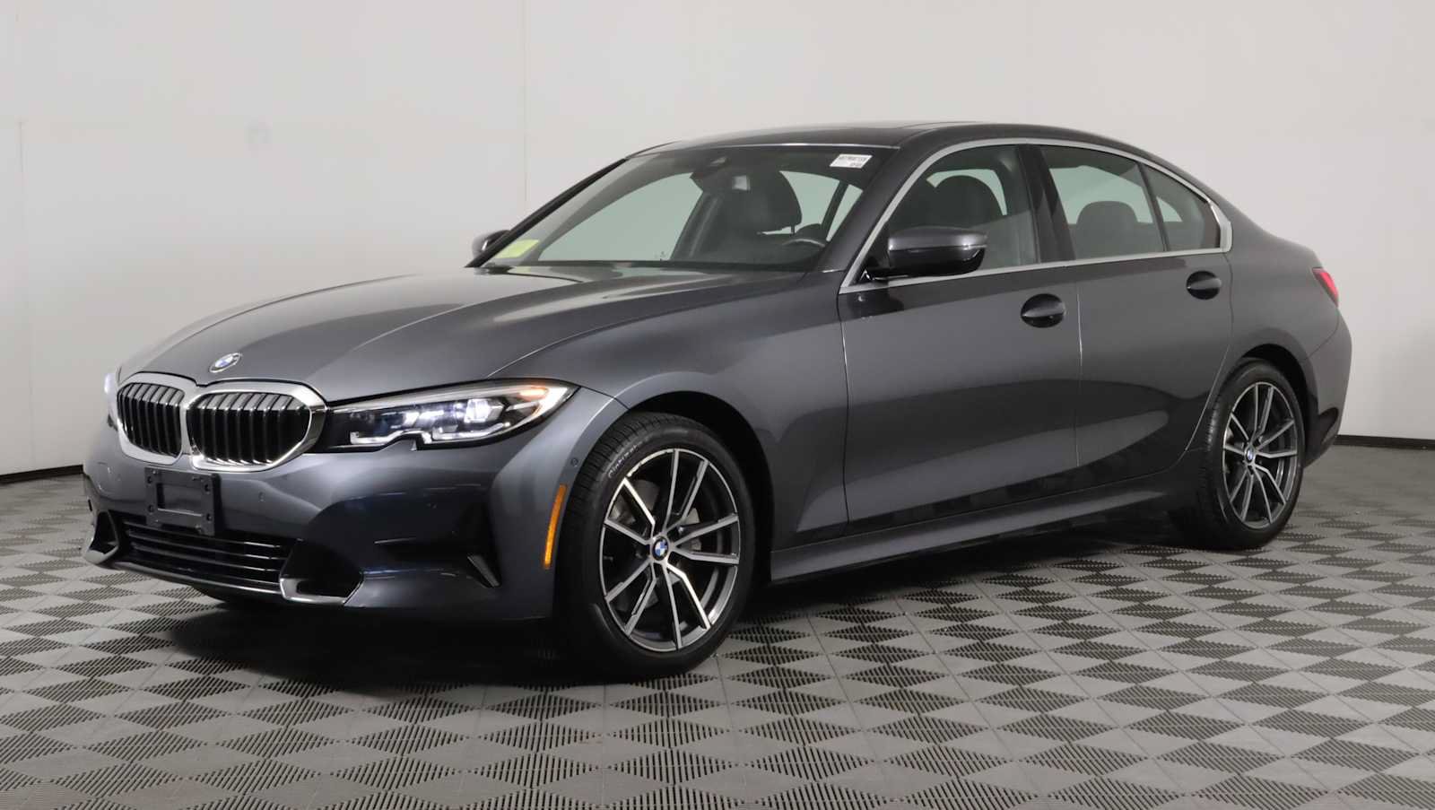 Used 2021 BMW 330i xDrive Sedan w/ Convenience Package AWD/4WD image 3