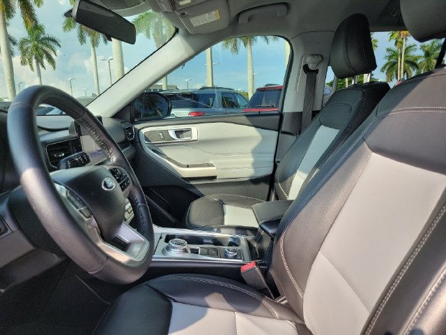 Certified 2022 Ford Explorer XLT w/ Equipment Group 202A AWD/4WD image 27