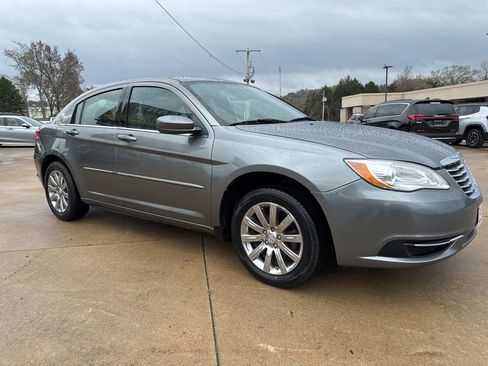 Used 2013 Chrysler 200 Touring w/ S Exterior Appearance Pkg image 3