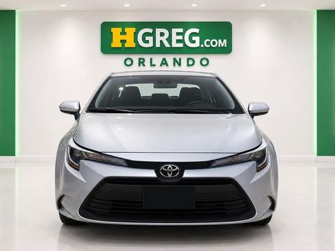 Used 2025 Toyota Corolla LE FWD image 7