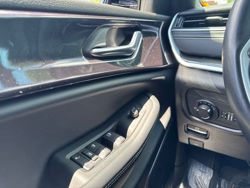 Used 2022 Jeep Grand Cherokee Altitude AWD/4WD image 20