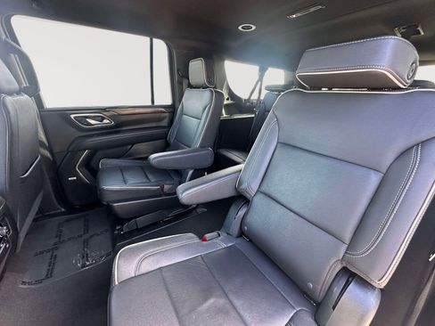 Used 2023 Chevrolet Suburban Premier AWD/4WD image 35