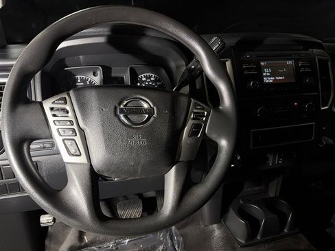 Used 2017 Nissan Titan S image 10