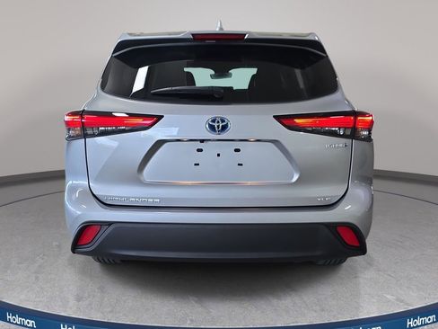 Used 2023 Toyota Highlander XLE image 8