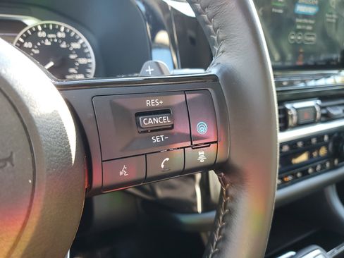 Certified 2024 Nissan Pathfinder SL image 19