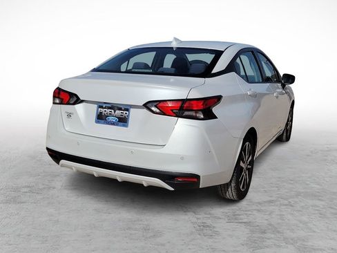 Used 2022 Nissan Versa SV image 10