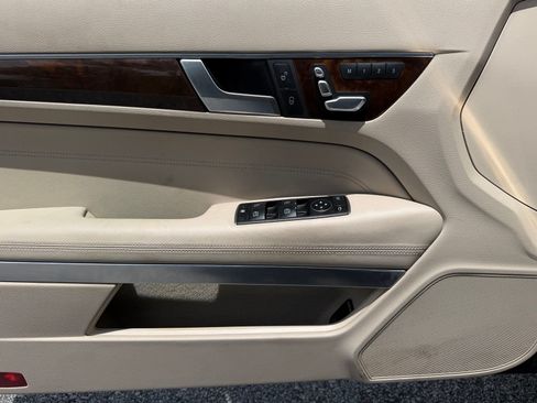 Used 2014 Mercedes-Benz E 550 Cabriolet image 40
