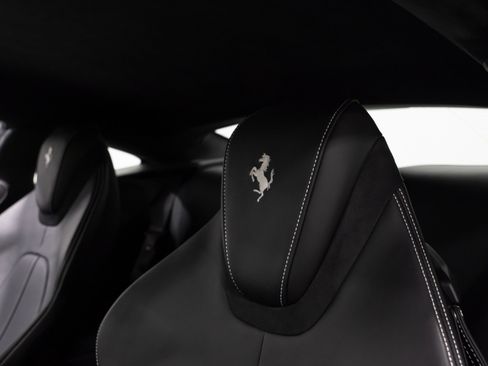 Used 2022 Ferrari Roma RWD image 30