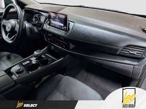 Used 2023 Nissan Rogue S AWD/4WD image 30