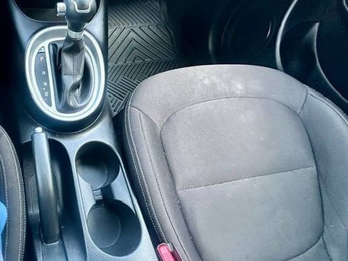Used 2016 Kia Soul FWD image 18